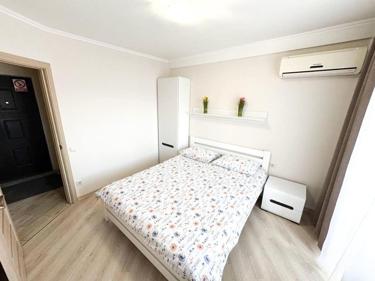 Artal Apartment On Obolonskyi Avenue 16A Kiev Eksteriør bilde